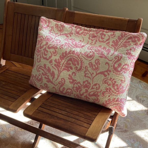 COMPANY C *Standard* Pink Floral Pillow Sham Quilted Reversible Cover - Picture 4 of 8